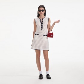  Vestido curto feminino de crochê creme com acabamento contrastante | Vestidos para autorretrato