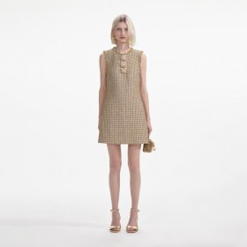  Vestido curto feminino com bouclé dourado e detalhes embelezados | Vestidos para autorretrato
